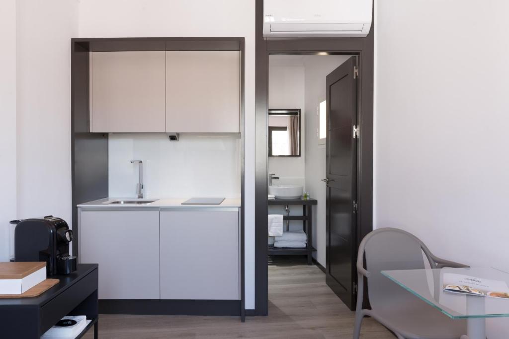 Puerta Catedral Holiday Suites 7