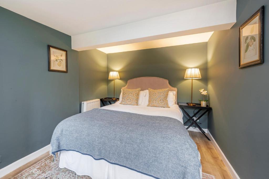 Tucking Mill View- Self Catering 8