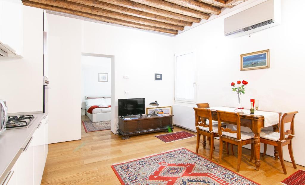 Romantic House Venice 5