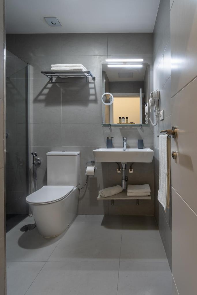 VV LOYANT CANTERAS "by henrypole home" 7