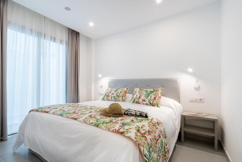 VV LOYANT CANTERAS "by henrypole home" 6