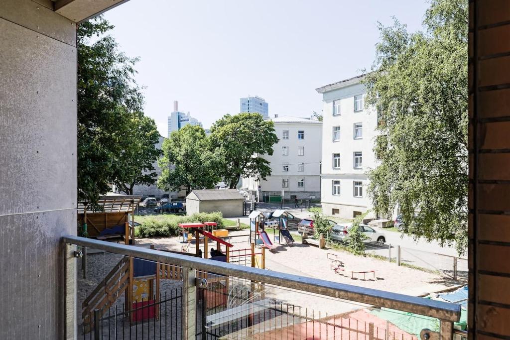 Central apartments, Quiet with Free Parking and AC. 6