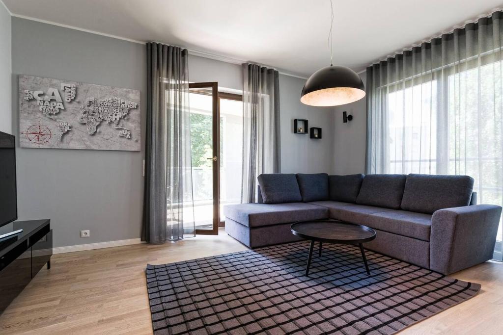 Central apartments, Quiet with Free Parking and AC. 7