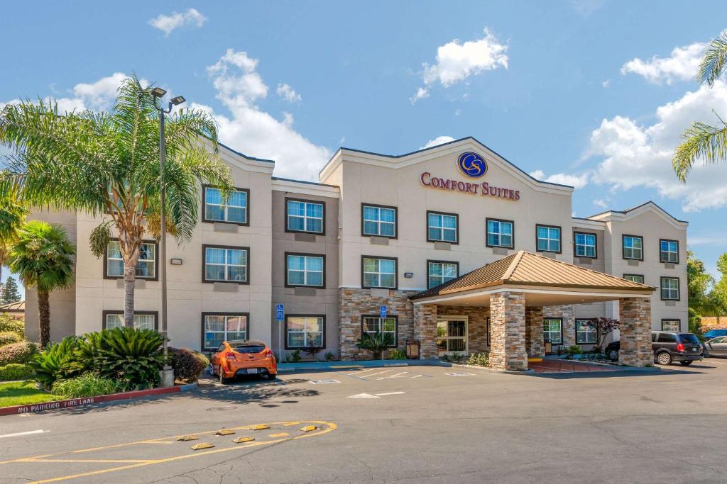 Comfort Suites Downtown Sacramento Image