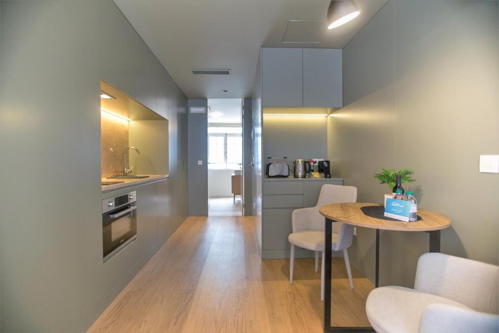 Clérigos Prime Suites by Porto City Hosts 4