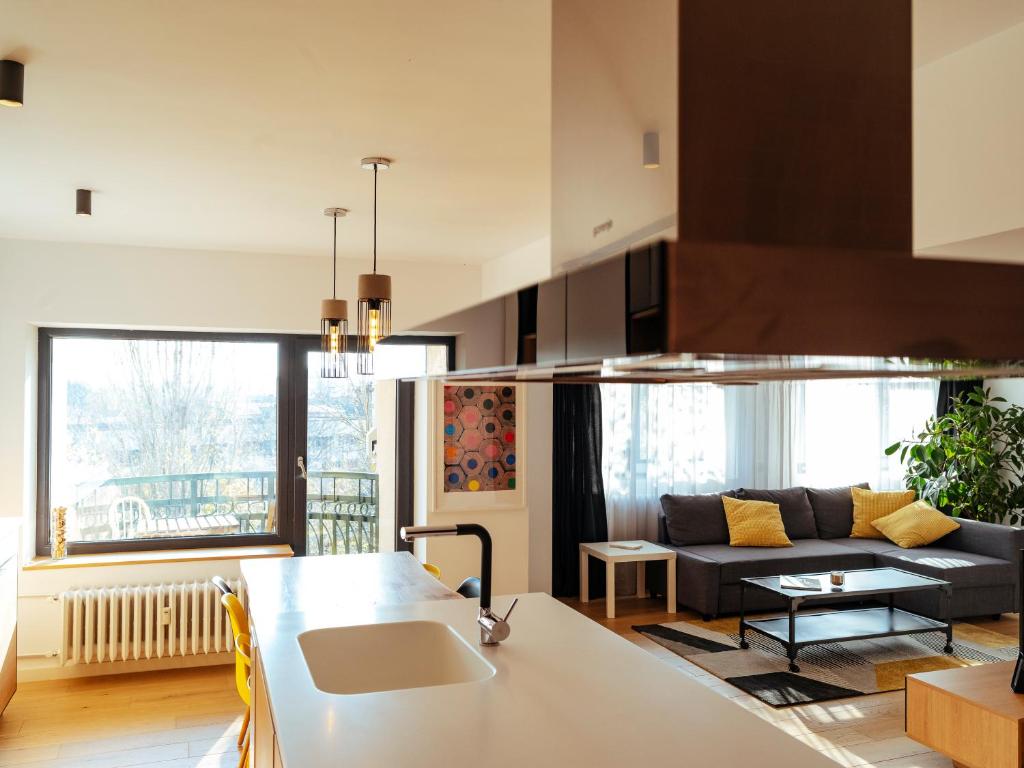 Central Modern Design Apartment 4