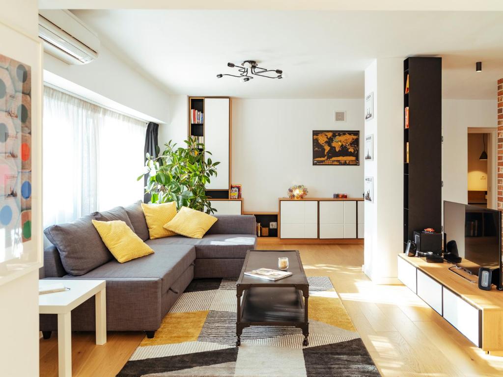 Central Modern Design Apartment 1