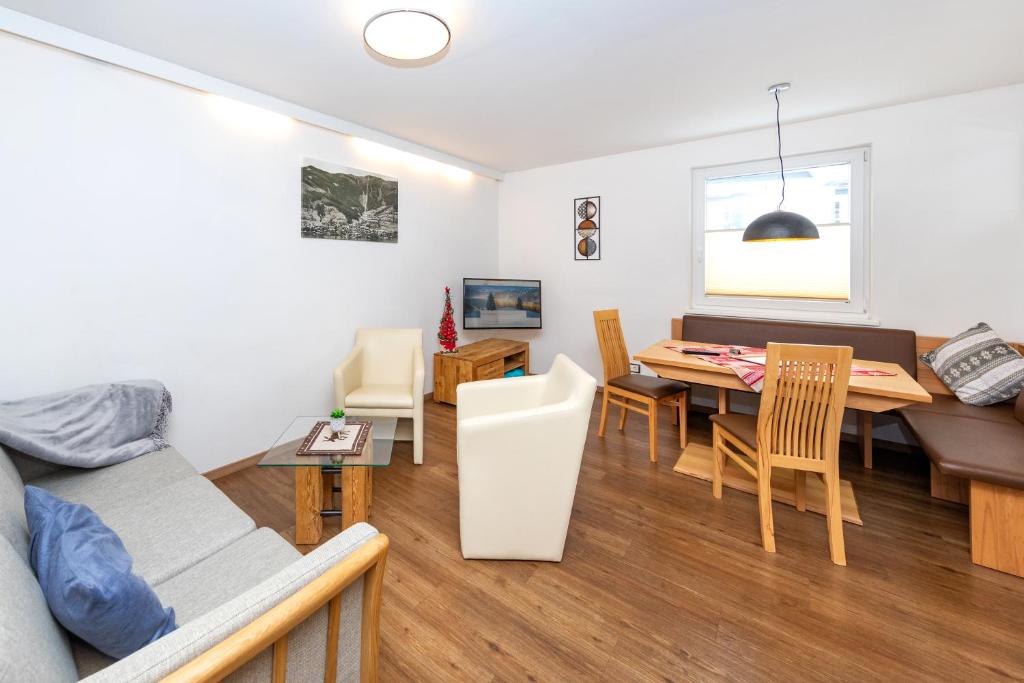 Appartement Living Schönwies apartments with private Infrared cabin and Zell am See Kaprun summercard 2