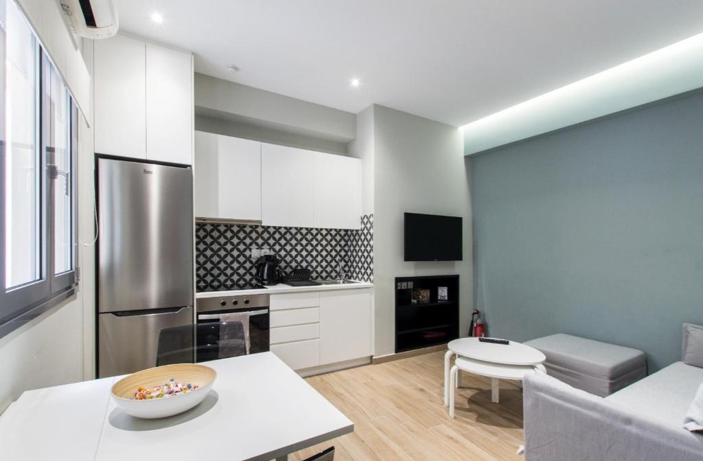 ATHENSIS Apartments in Central Athens 3