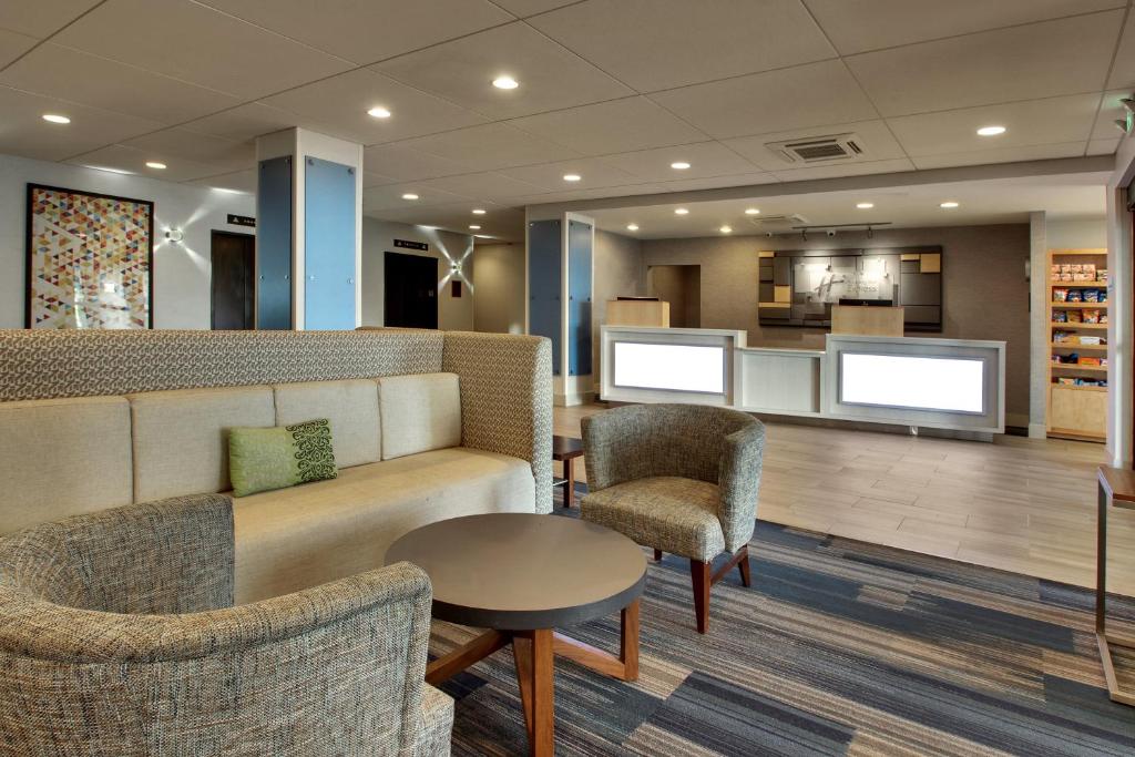 Holiday Inn Express Baltimore BWI Airport West, an IHG Hotel Image