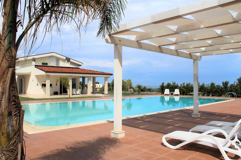 Villa Maria - Apartments in villa with pool