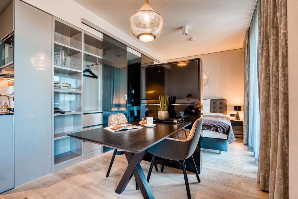 CLOUD No7 APARTMENTS - The Original 3