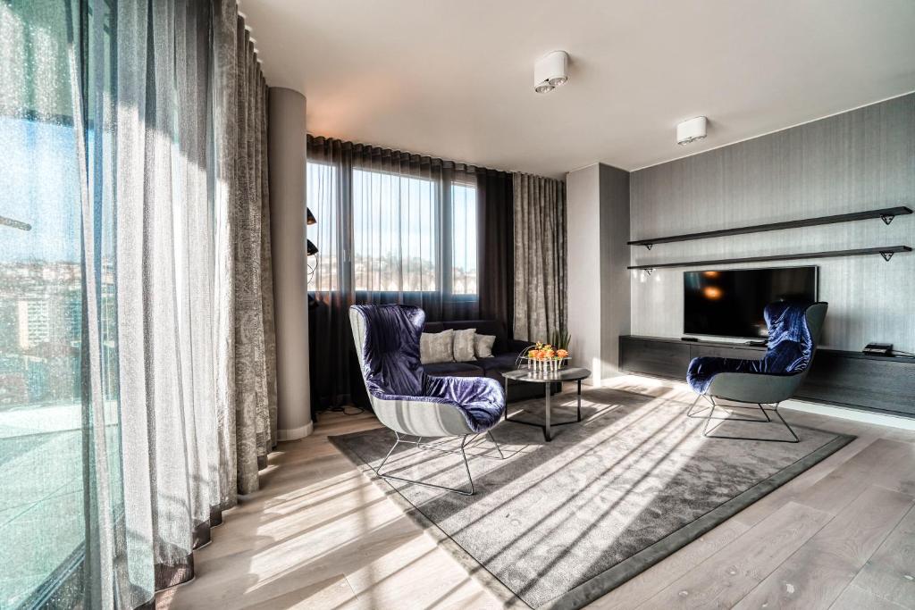 CLOUD No7 APARTMENTS - The Original 8