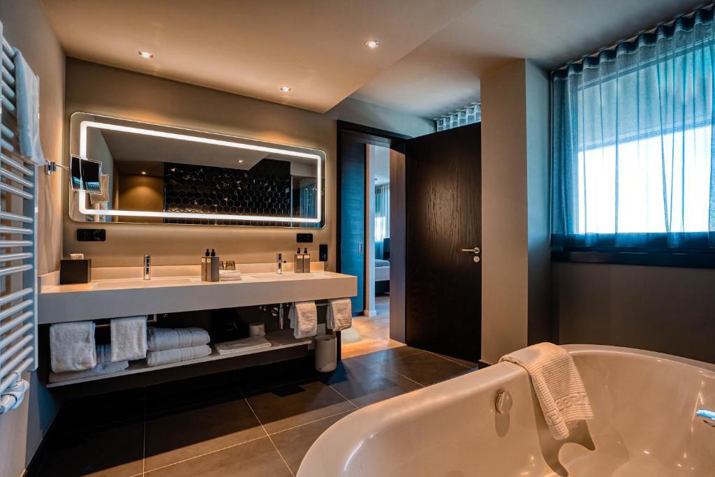 CLOUD No7 APARTMENTS - The Original 7