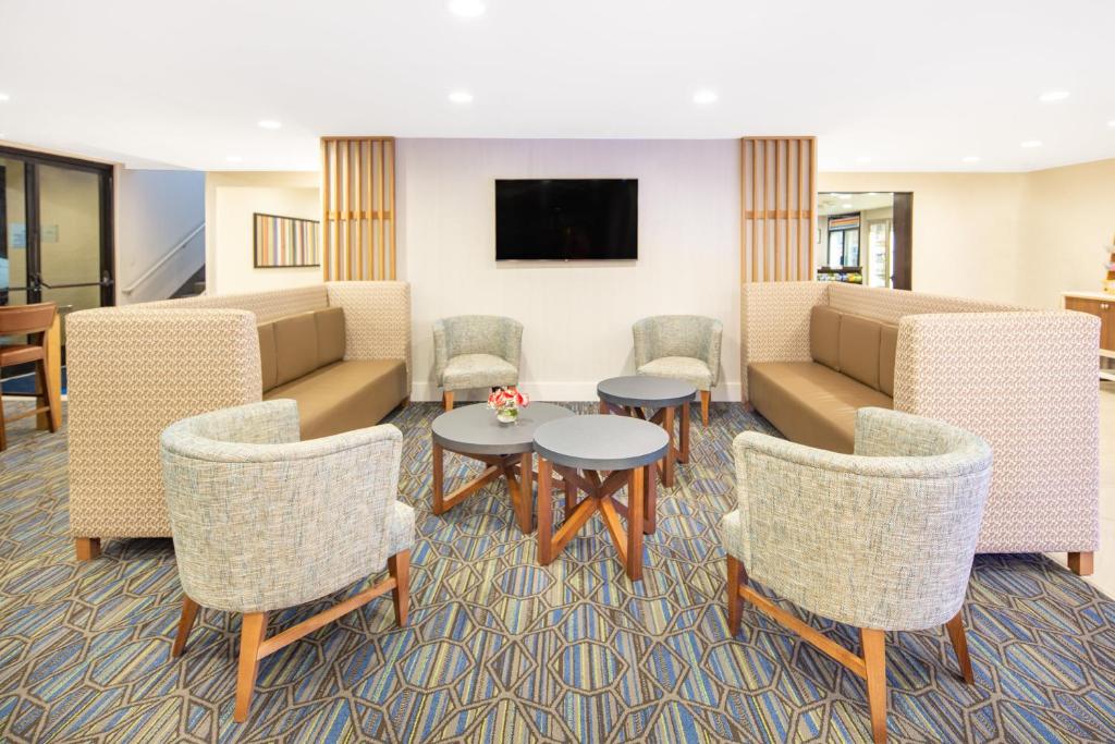 Holiday Inn Express San Diego Airport-Old Town, an IHG Hotel Image