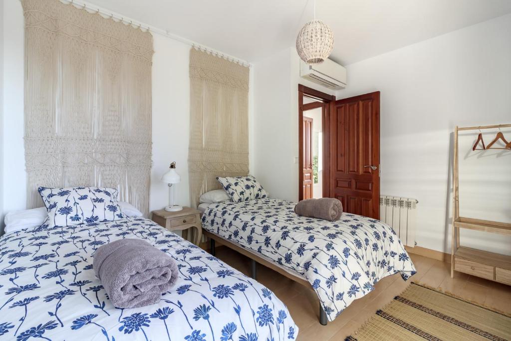 Beautiful Duplex-City Center. Parking by the house 7