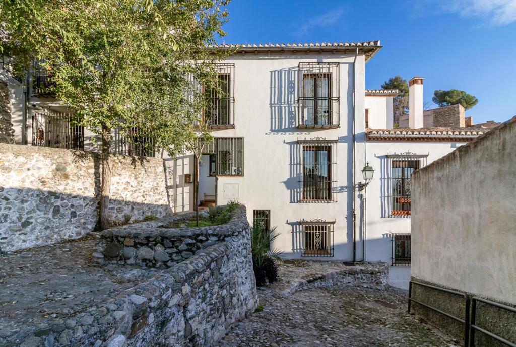 Beautiful Duplex-City Center. Parking by the house 6