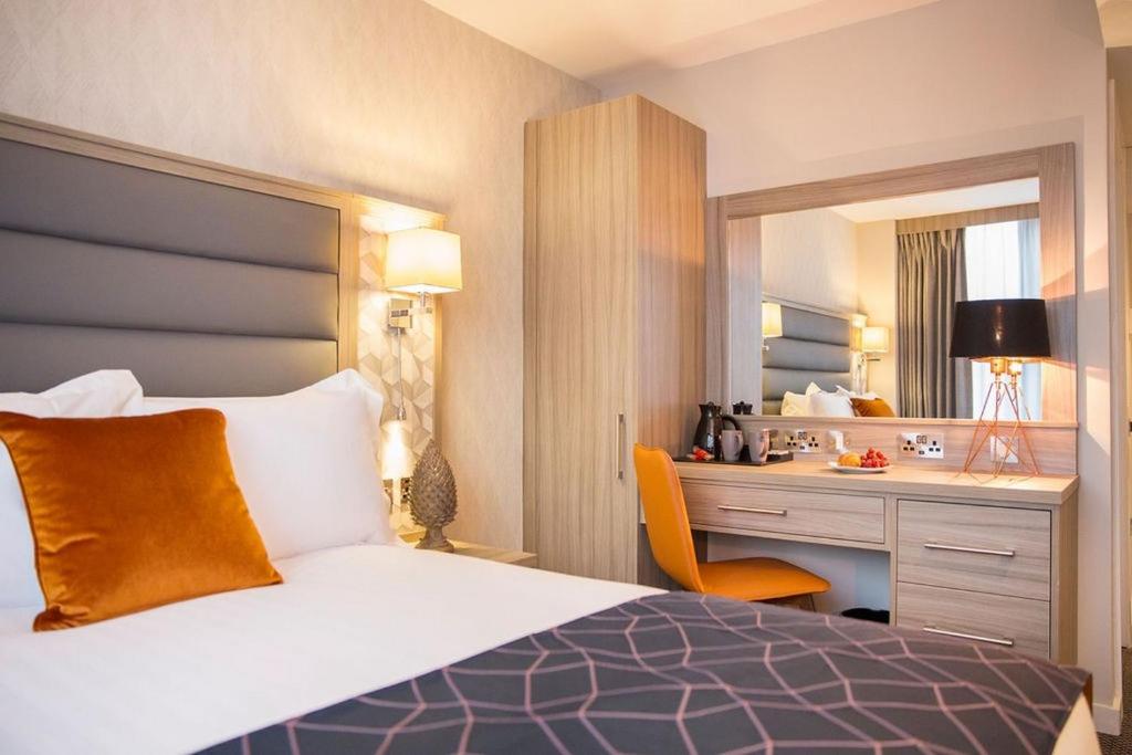 Metro Hotel Dublin Airport Image