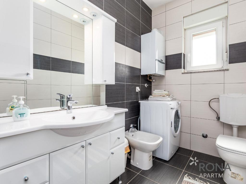 Rona apartments Smokva 8