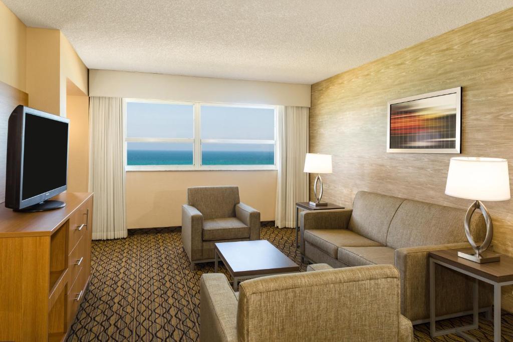 Holiday Inn Miami Beach-Oceanfront, an IHG Hotel Image