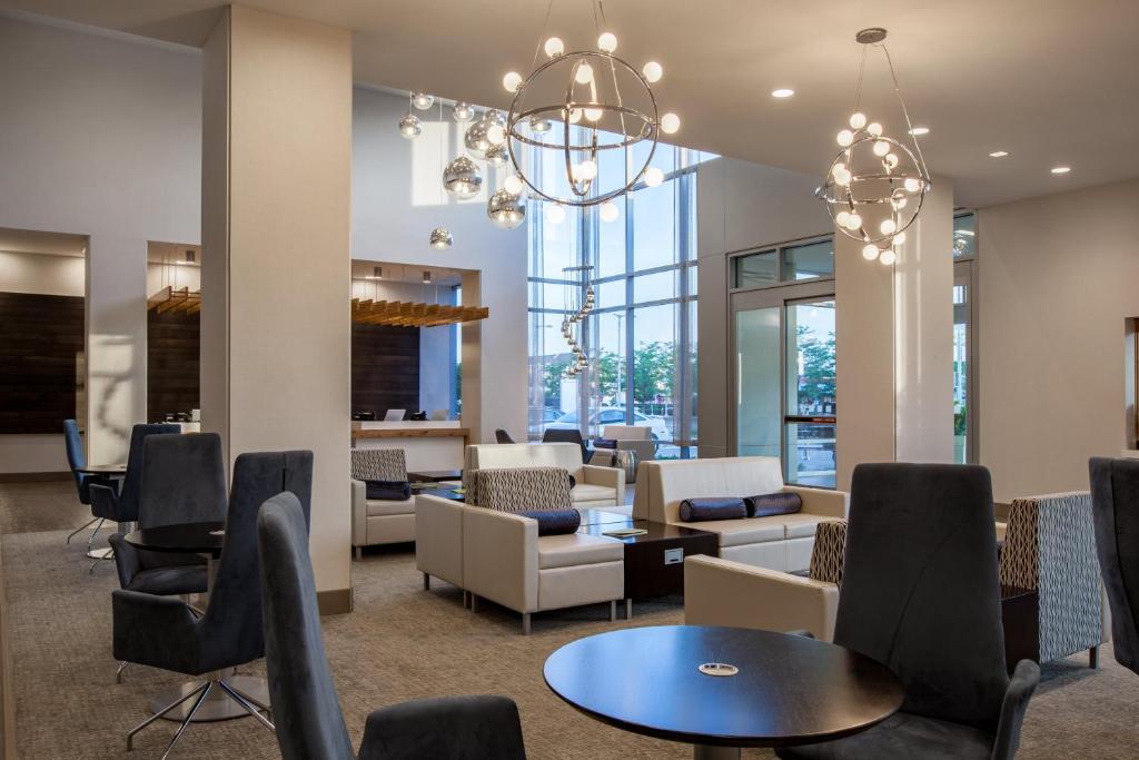 Holiday Inn Cleveland Clinic, an IHG Hotel Image