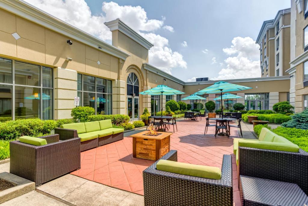 Holiday Inn Indianapolis North-Carmel, an IHG Hotel Image