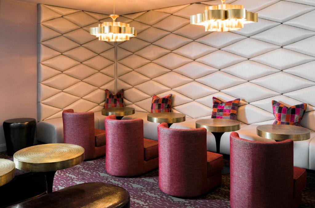 Charlesmark Hotel Image