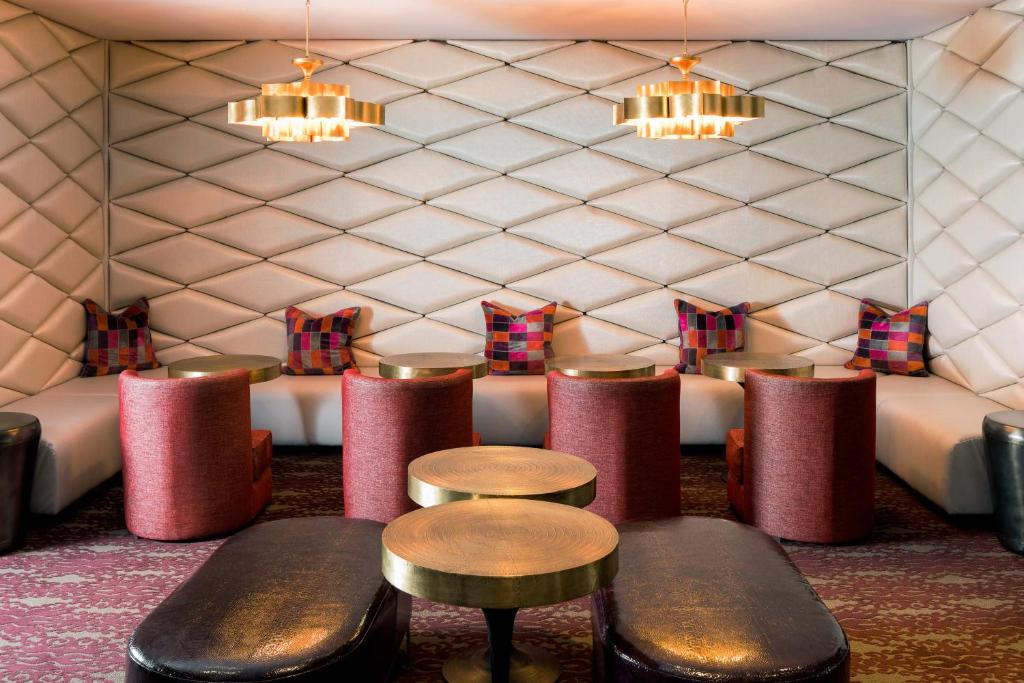 Charlesmark Hotel Image