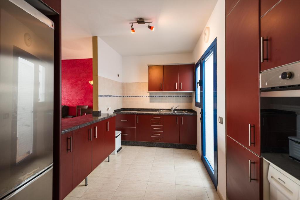 Modern beach house in Famara 4