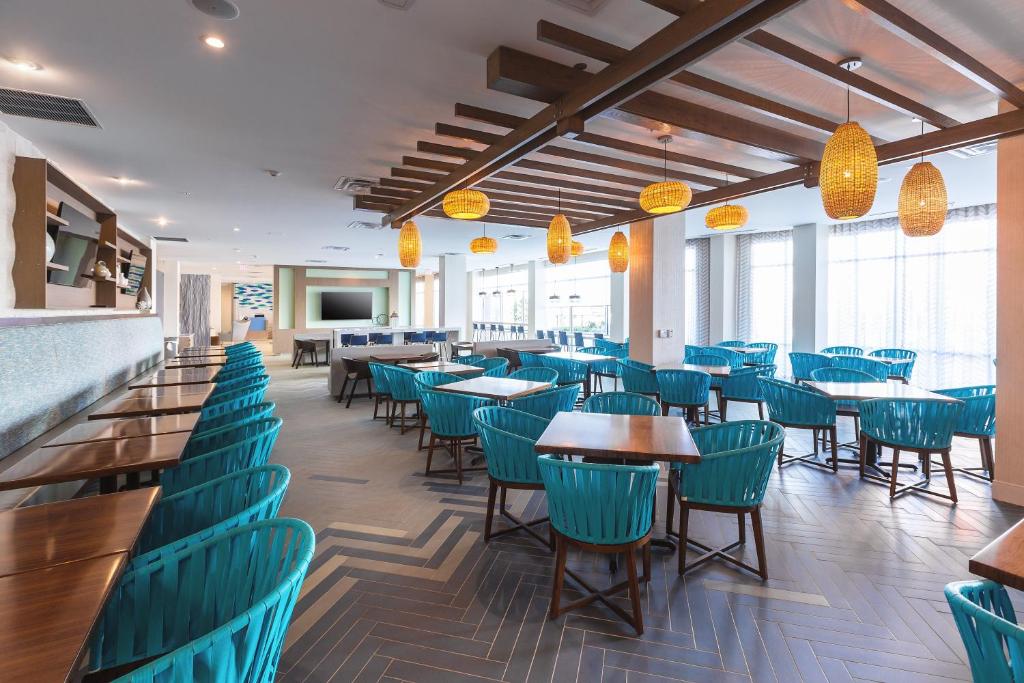 Holiday Inn Express & Suites - Orlando At Seaworld, an IHG Hotel Image