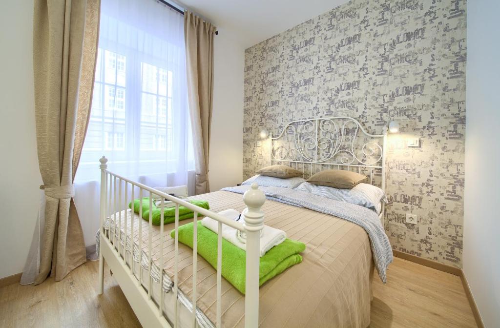 Logo apartments 5 min walk to main square 7