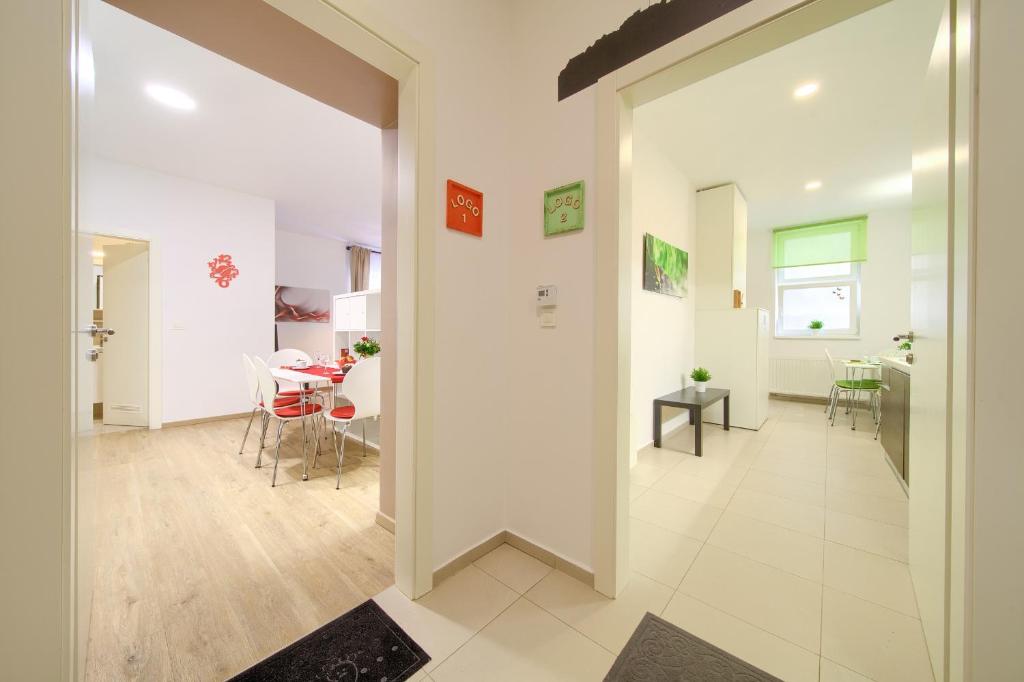 Logo apartments 5 min walk to main square 3