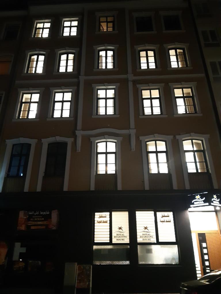 Royal Boardinghouse GmbH - Munich 6