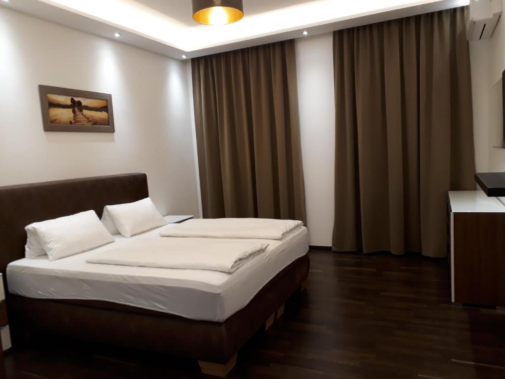 Royal Boardinghouse GmbH - Munich 8