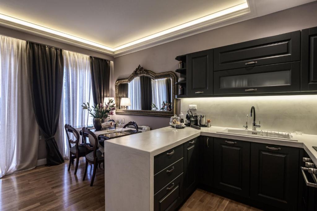 Opus 5 Luxury Apartment in Liston Corfu 3