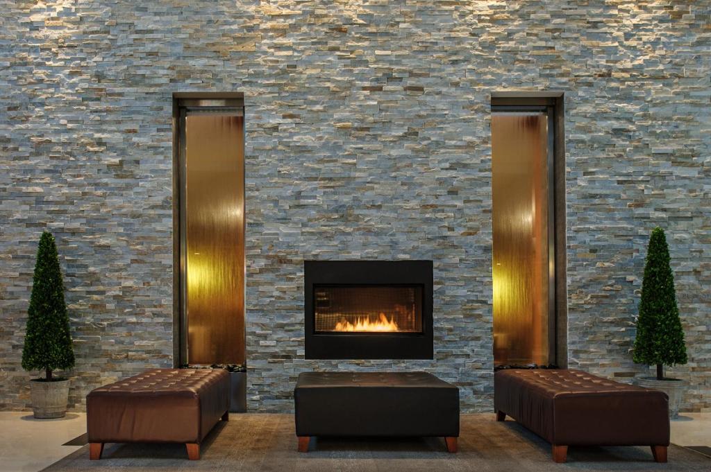 Holiday Inn Plainview-Long Island, an IHG Hotel Image