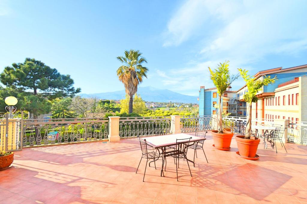 Villa La Timpa - antica e maestosa villa con jacuzzi privata con una meravigliosa vista sull'Etna e sul mare 7