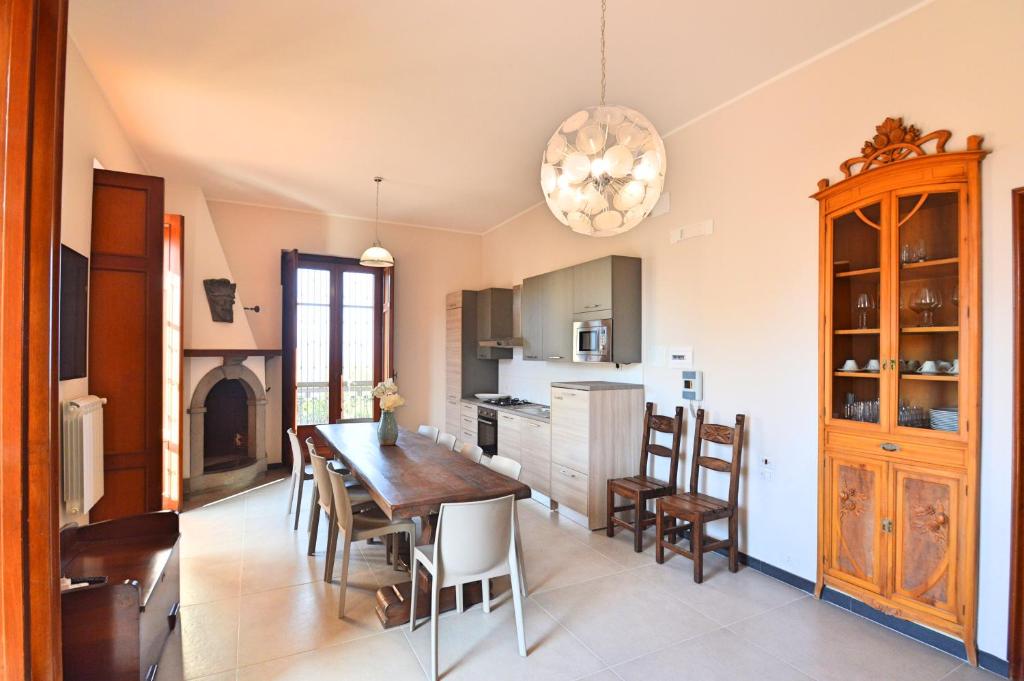 Villa La Timpa - antica e maestosa villa con jacuzzi privata con una meravigliosa vista sull'Etna e sul mare 5