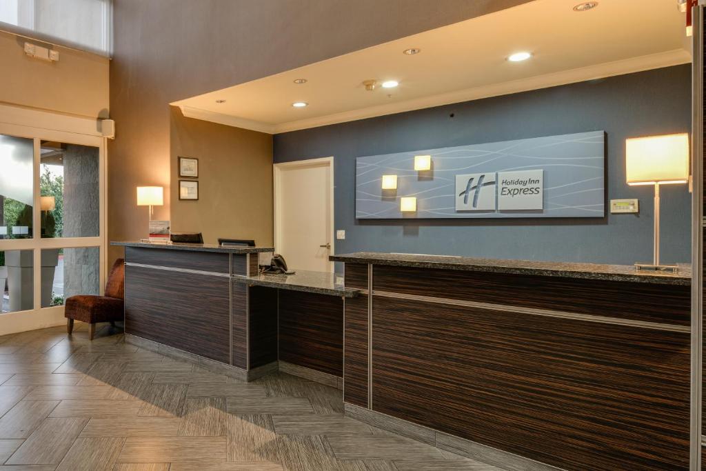 Holiday Inn Express & Suites Santa Clara, an IHG Hotel Image
