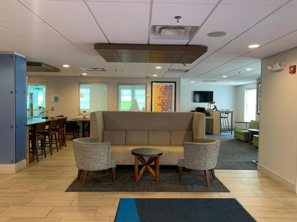 Holiday Inn Express Fairfield, an IHG Hotel Image
