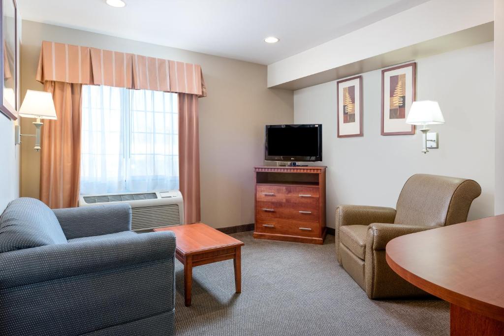 Candlewood Suites LAX Hawthorne, an IHG Hotel Image