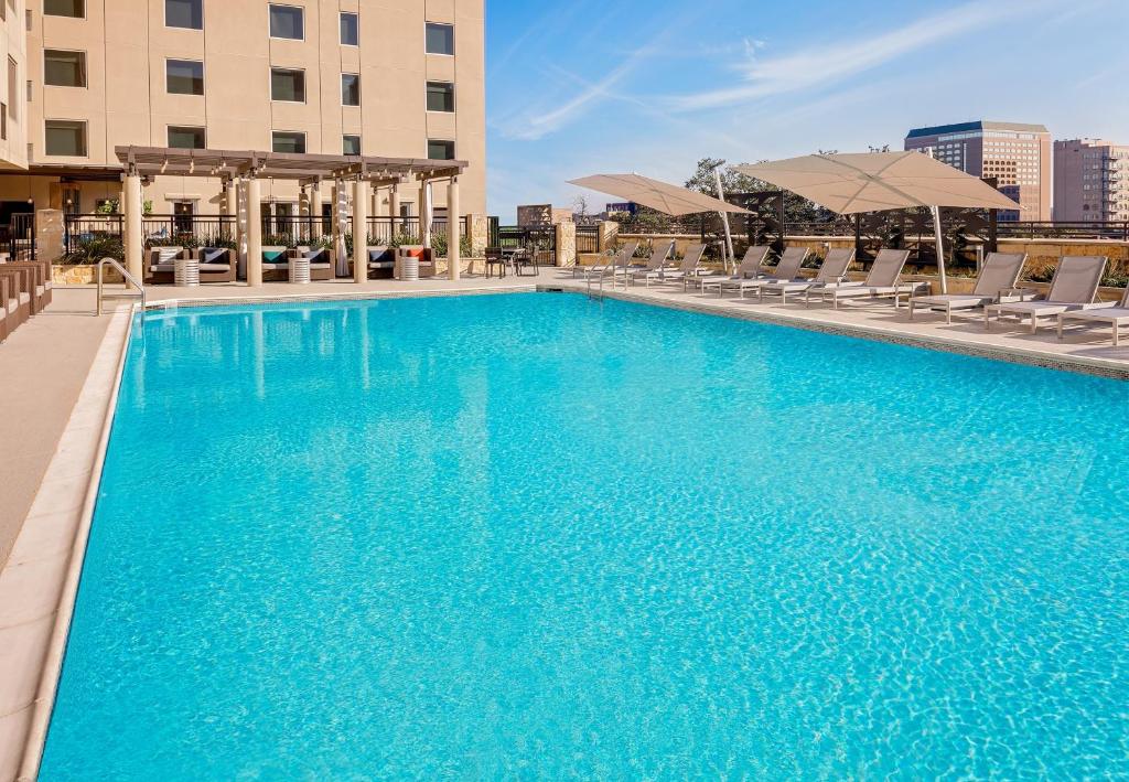 Holiday Inn Express Hotel & Suites Austin Downtown - University, an IHG Hotel Image