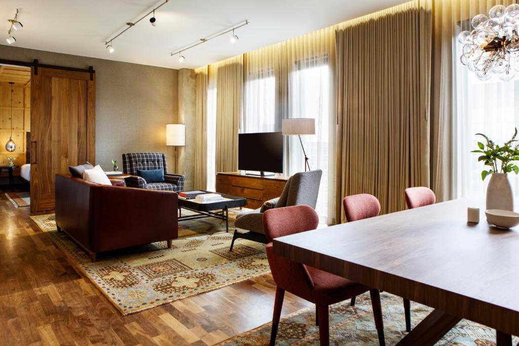 Limelight Hotel Denver Image