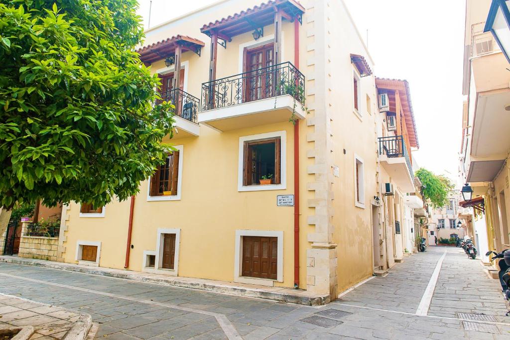 Mat Old Town Apartments A 6