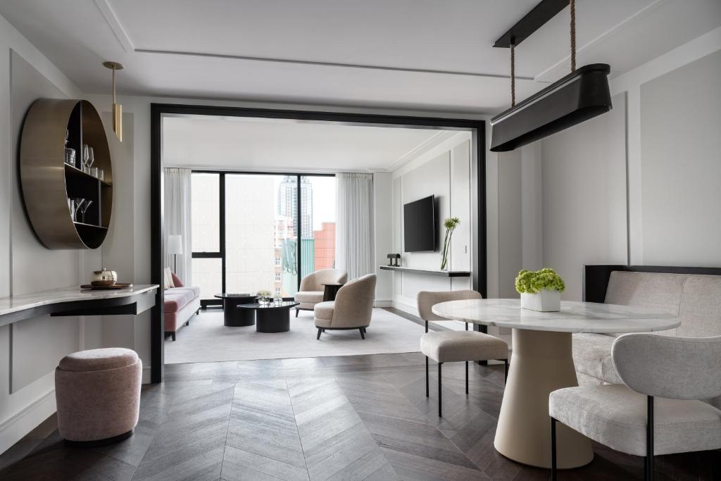 Four Seasons Hotel Montreal Image