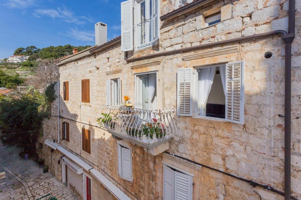 Lola Apartments - ZF Hvar 8