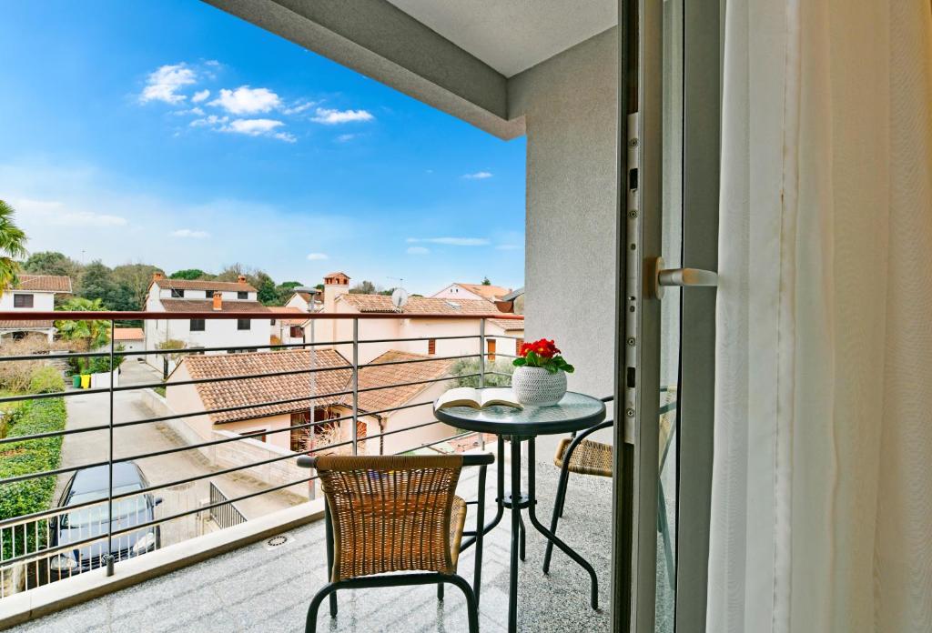 Apart Residence Rudan 8