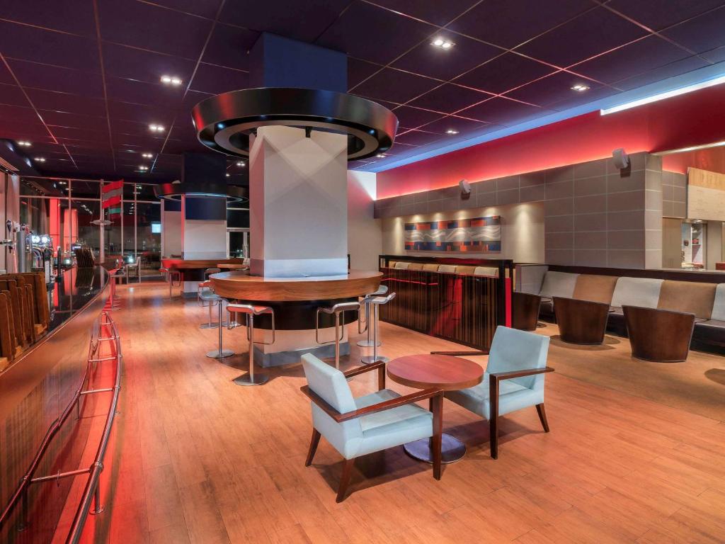 Novotel London Excel Image