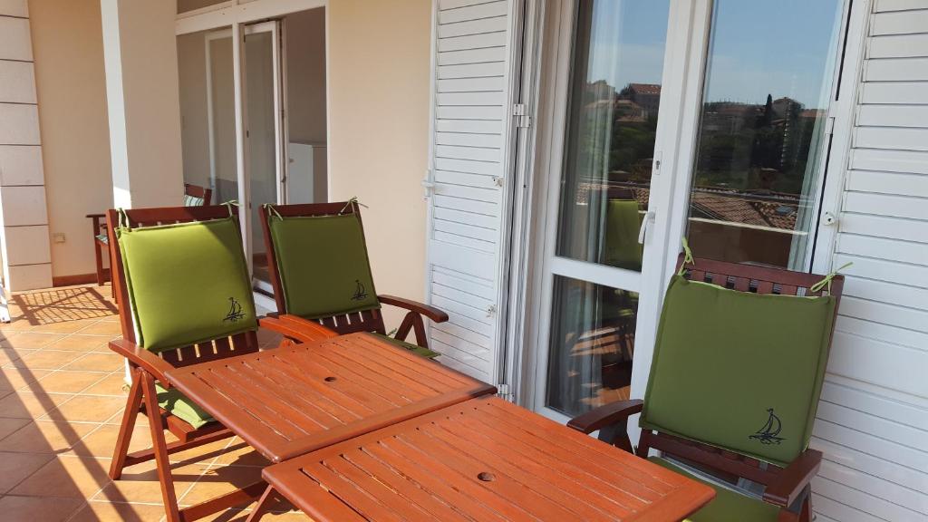 Apartments Laus 7