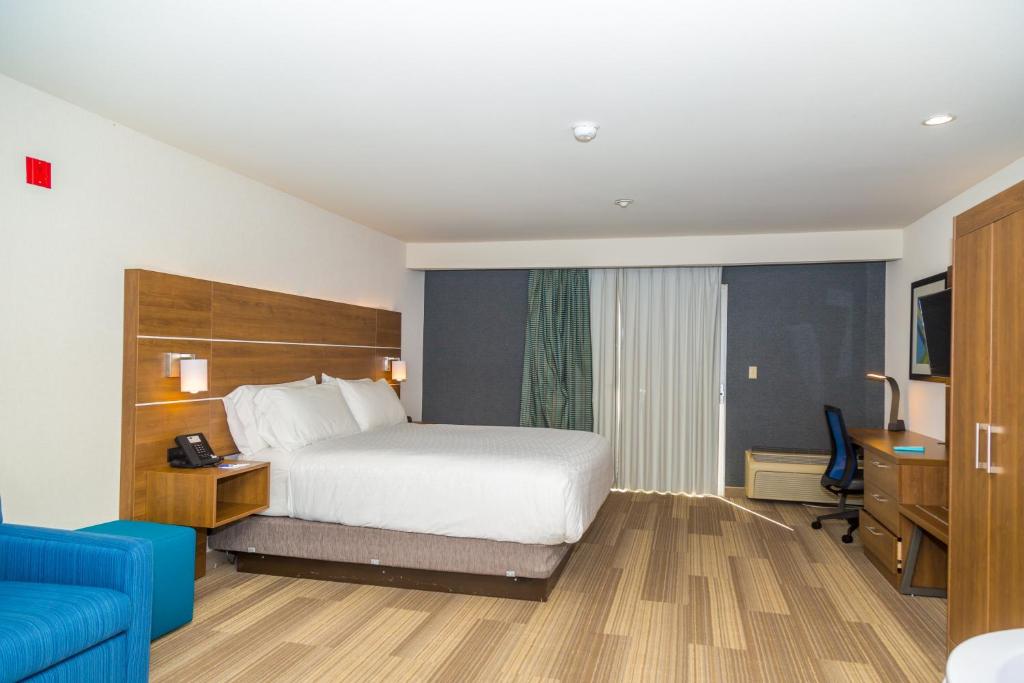 Holiday Inn Express San Diego Airport-Old Town, an IHG Hotel Image